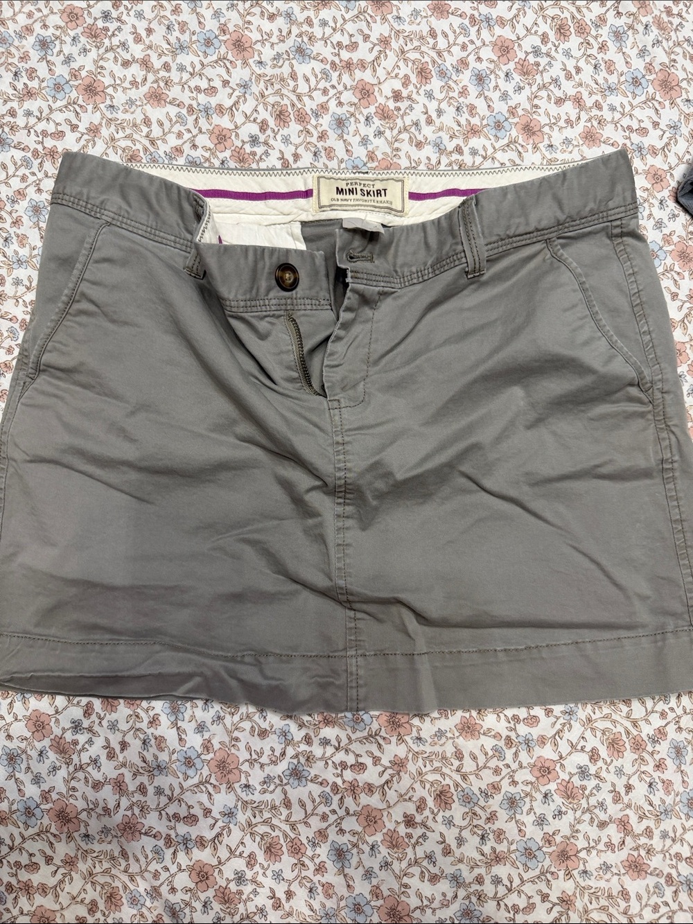 Old Navy Gray Mini Skirt with Front Pockets
